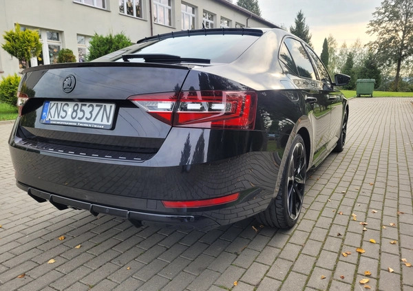 Skoda Superb cena 86900 przebieg: 229000, rok produkcji 2018 z Grybów małe 137